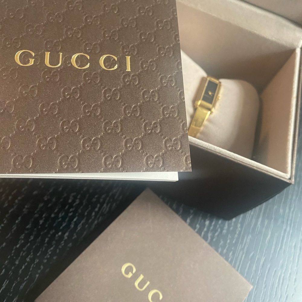 Gucci Bangle Bracelet Watch - Gold